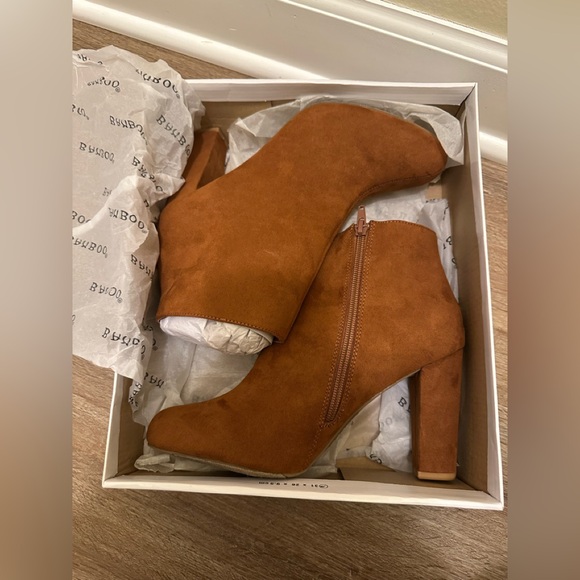 NEW In Box Ankle Booties - Picture 4 of 8